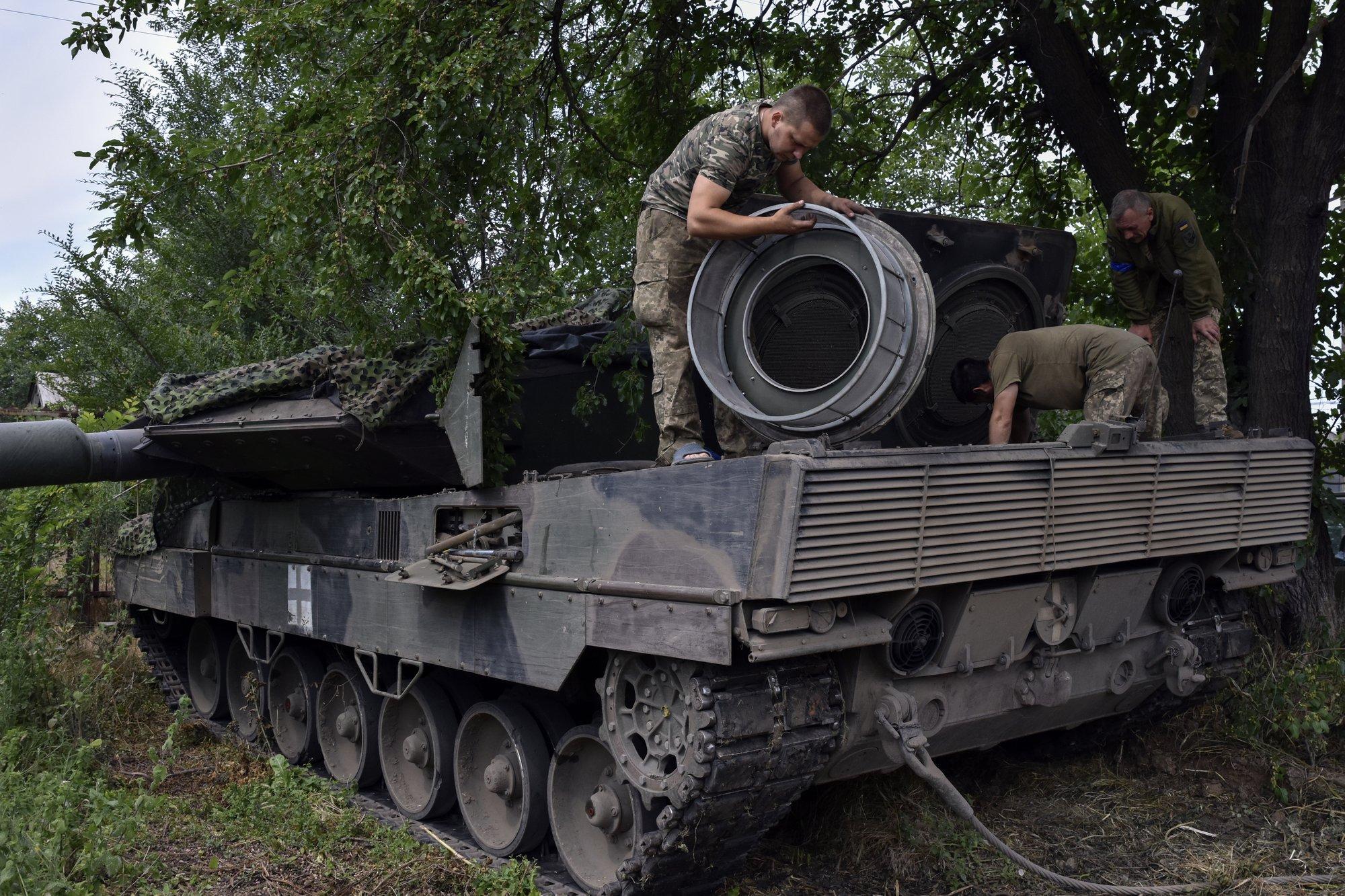 Seimo Komiteto Nariai Susipažins Su Kariniu Vokiškų „Leopard“ Tankų ...