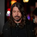 „Foo Fighters“ lyderis Dave‘as Grohlas atskleidė esąs „kurčias kaip kelmas“ – jau 20 metų bendrauja skaitydams iš lūpų