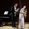 Smuikininkės Dalios Kuznecovaitės ir pianisto Tymoteuszo Bieso duetas sužavėjo Varšuvos publiką