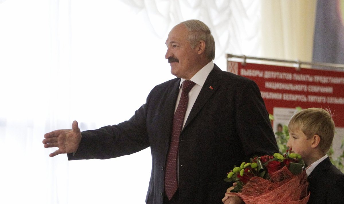 Aleksandras Lukašenka su sūnumi Nikolajumi 