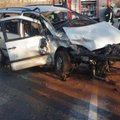 Kelyje Ukmergė-Zarasai per avariją iš automobilio liko metalo krūva
