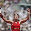 „Roland Garros“ turnyre – neįtikėtinas latvės išsigelbėjimas ir favoritų pergalės