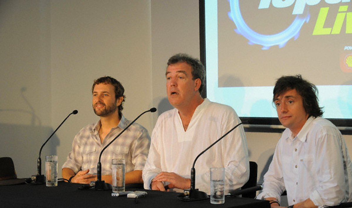 Jeremy Clarksonas (centre)