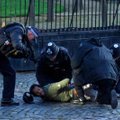 Ginkluota policija prie britų parlamento sulaikė įtartiną vyrą
