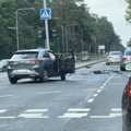 Didelė avarija Vilniuje: susidūrė du automobiliai, sužalotieji skubiai išgabenti į ligoninę