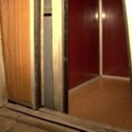 Šiauliuose nukrito lifto kabina su jauna mama ir vaikeliu