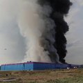 Per didžiulį gaisrą sandėlyje į šiaurės vakarus nuo Maskvos žuvo mažiausiai vienas žmogus