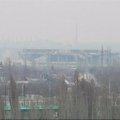 Donecko oro uostą drebino artilerijos sviedinių sprogimai