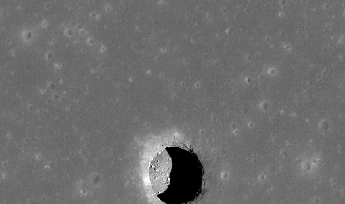Kiaurymė Mėnulyje