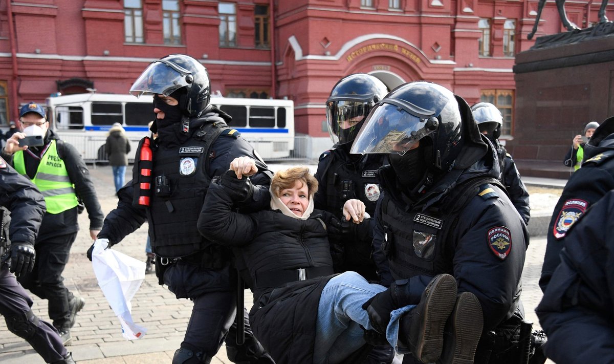 Maskvoje sulaiko protestuotojus