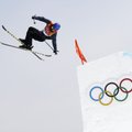 Norvegai pralaimėjo ledo ritulyje, bet nuskynė auksą estafetėje ir akrobatiniame slidinėjime