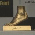 Išlieta auksinė L.Messi pėda už 5,25 mln. dolerių