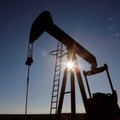 Nafta brangsta, tačiau savaitę baigia didžiausiu kainų nuosmukiu nuo balandžio