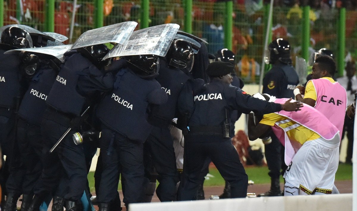 Riaušių policija saugo Ganos rinktinės futbolininkus