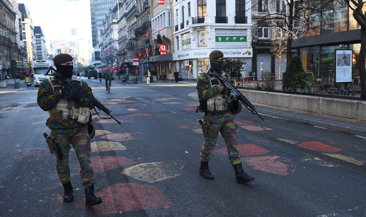 Soldiers patrolling Brussels streets after attacks