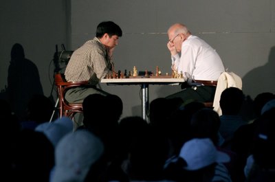 Viktoras Korčnojus (dešinėje)