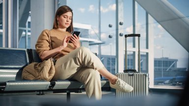 Lietuviai vis labiau naudojasi elektronine erdve: programėlės padeda net surasti geriausius paskutinės minutės skrydžius ir viešbučius