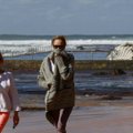 Australijoje bangos į baseiną išmetė negyvą banginį
