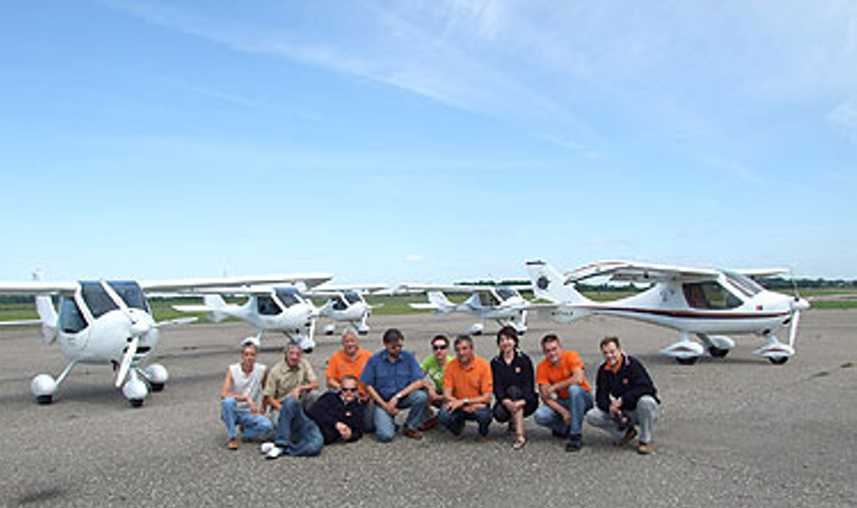 Aplink Lietuvą lėktuvais apskridusi komanda ("Aviacijos pasaulio" nuotrauka)