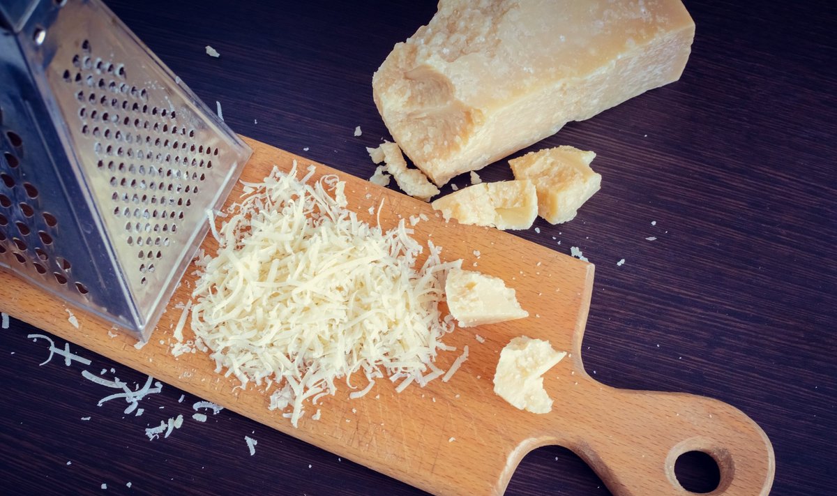 Tarkuotas parmezano sūris