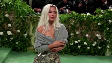 Kim Kardashian Met Gala renginyje ir vėl nustebino įvaizdžiu