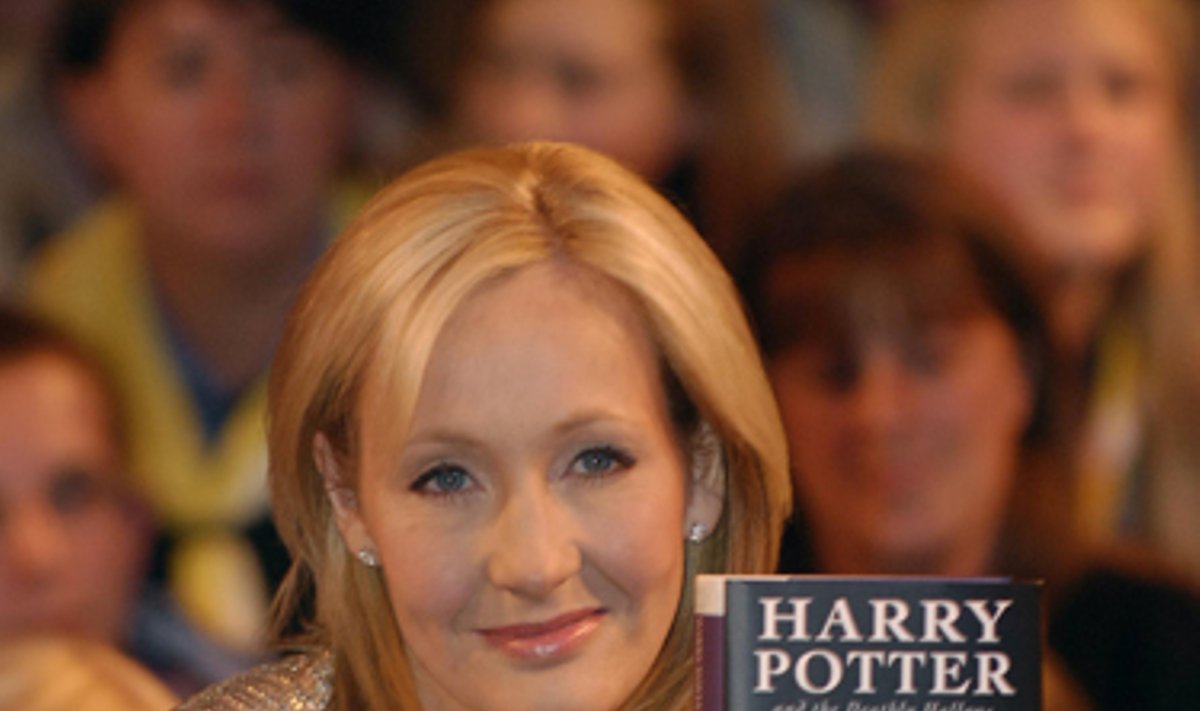 J.K. Rowling su knyga „Haris Poteris ir pražūtingos relikvijos“ (Harry Potter and the Deathly Hallows)