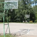 Girionyse — atnaujinta krepšinio aikštelė ir naujas koplytstulpis