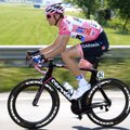 R.Navardauskas po penkto „Giro d'Italia“ lenktynių etapo išsaugojo lyderio poziciją
