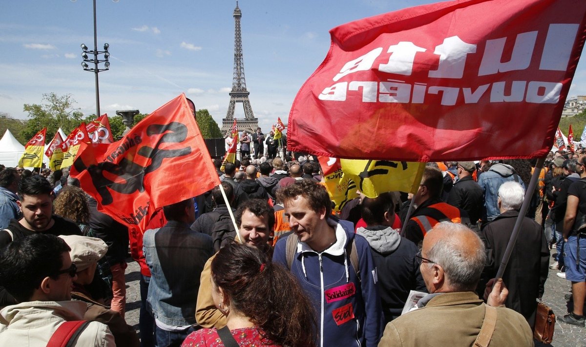 Streikuojantys Prancūzijos geležinkelių darbuotojai