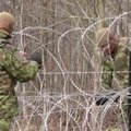 Estija surengė karines pratybas: prie sienos su Rusija įrenginėja spygliuotos vielos tvorą