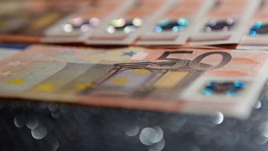 За день – 9 попыток рассчитаться фальшивыми евро
