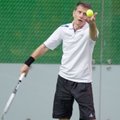 Tarptautiniame senjorų teniso turnyre lietuviai stengiasi nepasiduoti
