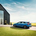 „Volvo V60 Plug-in Hybrid“ ir „R-Design“ – galingas tandemas