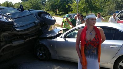 Anastasija Voločkova avarijos vietoje (Twitter nuotr.)