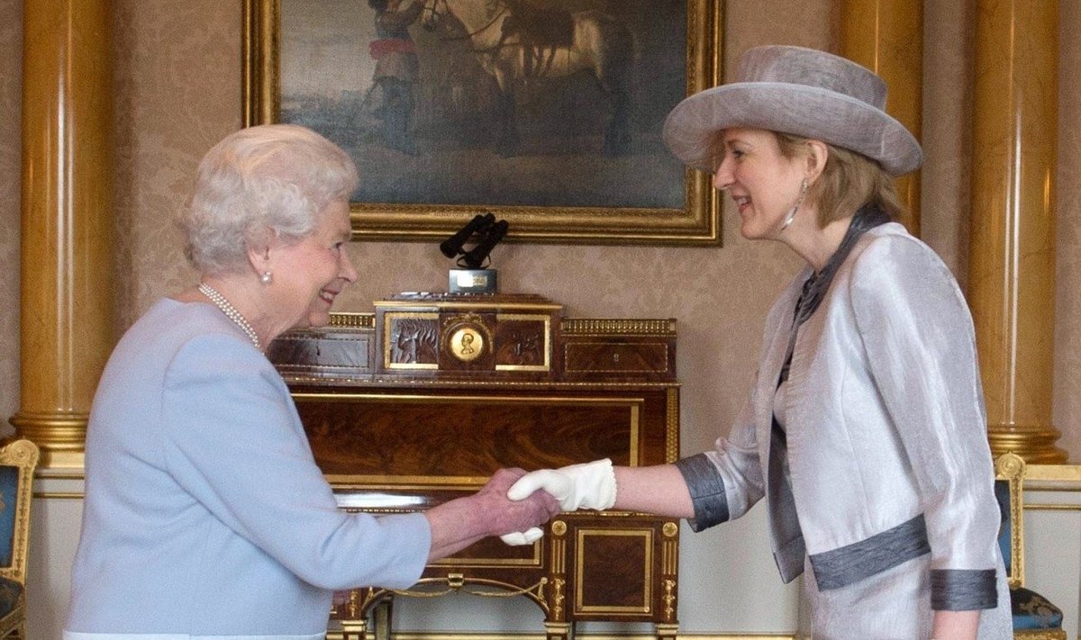 Elizabeth II ir Asta Skaisgirytė