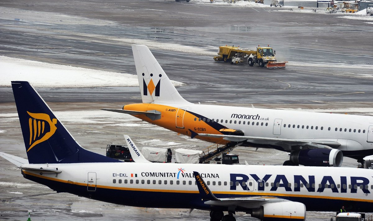 Monarch Airlines ir  Ryanair