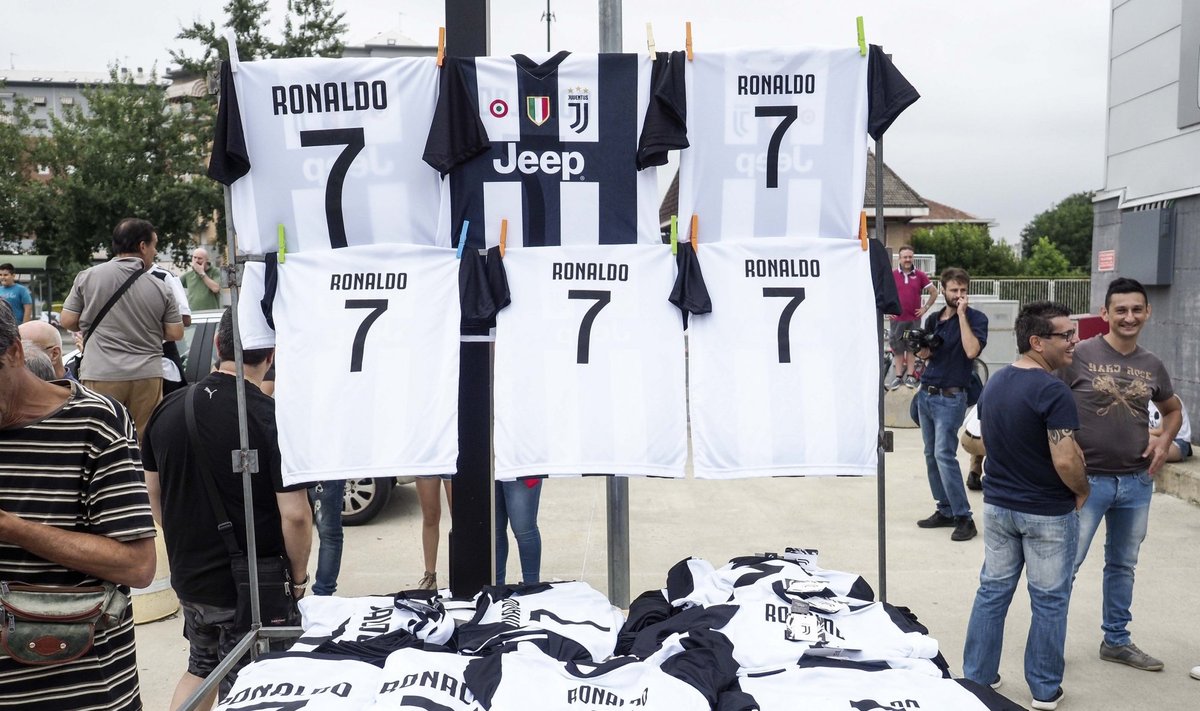 Cristiano Ronaldo ir "Juventus" marškinėliai
