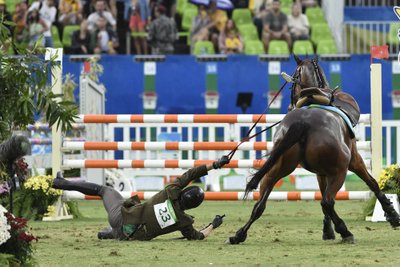 Justinas Kinderis Rio de Žaneiro žaidynėse krito nuo žirgo