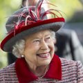 Išklojo, ką karalienė Elizabeth II nešioja savo rankinėje