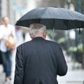 Didesnių orų permainų tikėtis neverta: sinoptikai pataria turėti skėtį po ranka