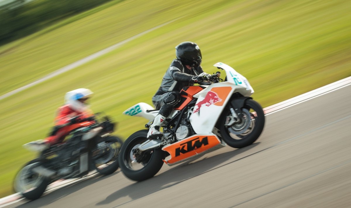 Kuris greitesnis, įrodys motociklininkų dvikovose