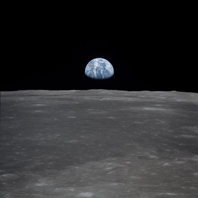 Žemė ir Mėnulis.