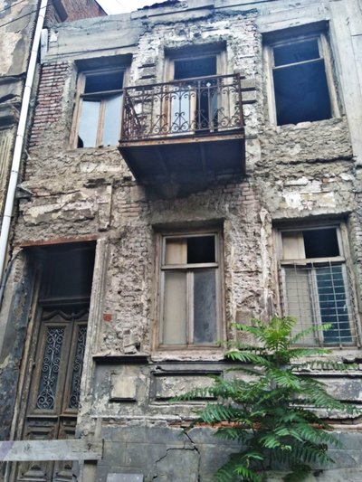 Labai apleisti namai primena apie karinį Rusijos ir Gruzijos konfliktą, kurio metu buvo bombarduojamas Tbilisis