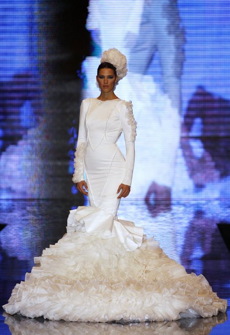 Ispanijos dizainerės Vicky Martin Berrocal sukurta vestuvinė suknelė