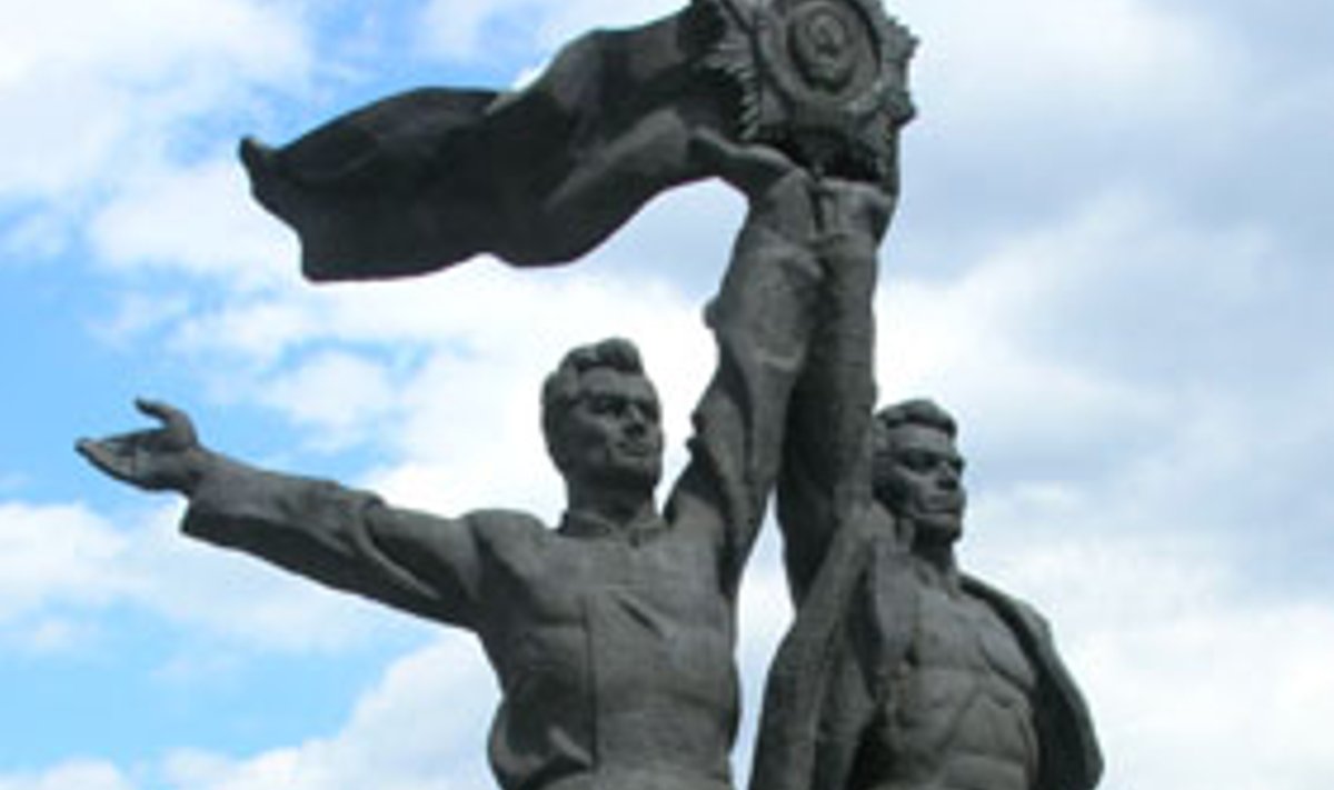 Sovietinė skulptūra Kijeve