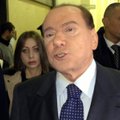 Besirutuliojantis „Vatileaks“ skandalas įtraukė brolius Berlusconi
