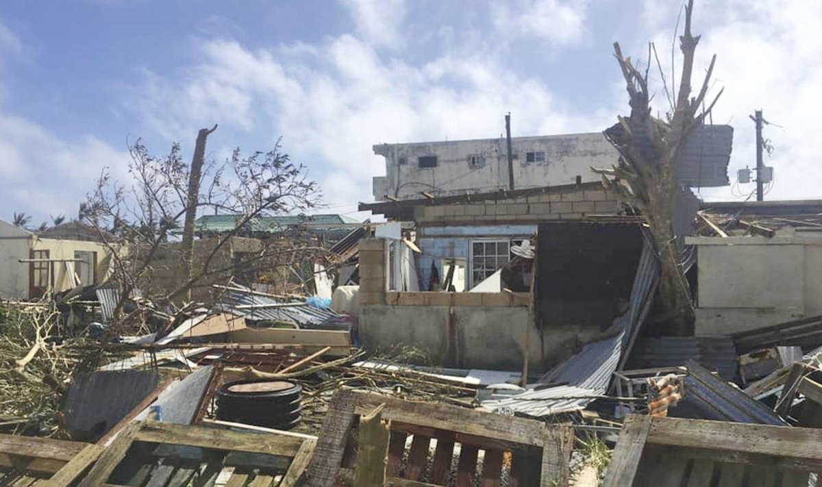Filipinus siaubiant taifūnui „Yutu“ evakuoti tūkstančiai žmonių