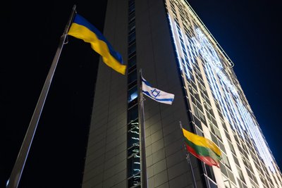 Vilnius nušvito baltai ir mėlynai: reiškia palaikymą „Hamas“ užpultam Izraeliui