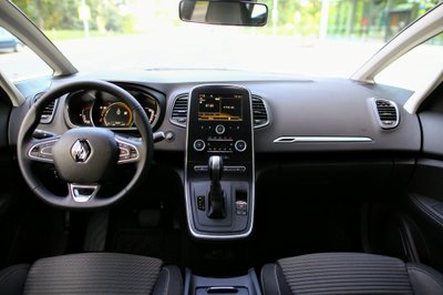 Tipiškas naujųjų "Renault" interjero dizainas