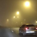 Šiaurės, vakarų ir pietryčių Lietuvoje eismo sąlygas sunkina rūkas